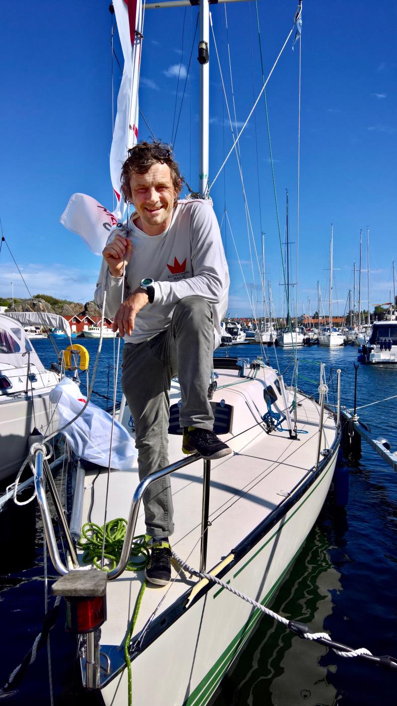 Niels Flohr ombord på sin båt, X-99