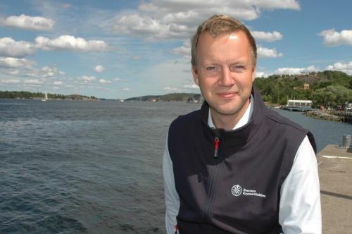 Det är helt orimligt att myndigheterna lägger ansvaret på fritidsbåtsägarna, säger Fredrik Norén, generalsekreterare för Svenska Kryssarklubben. 